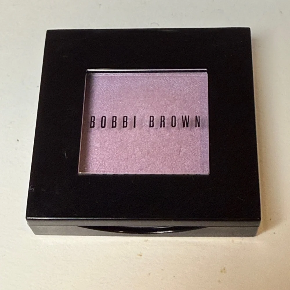 Bobbi Brown shimmer wash eye shadow - Lilac 7